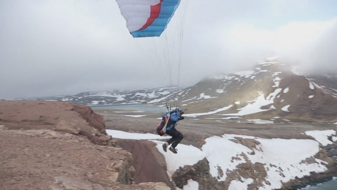 « Tour de force », l&rsquo;aventure surf, ski, snow, parapente au Spitzberg