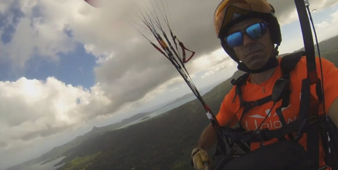 La traversée en parapente de l&rsquo;île de Mayotte d&rsquo;Est en Ouest