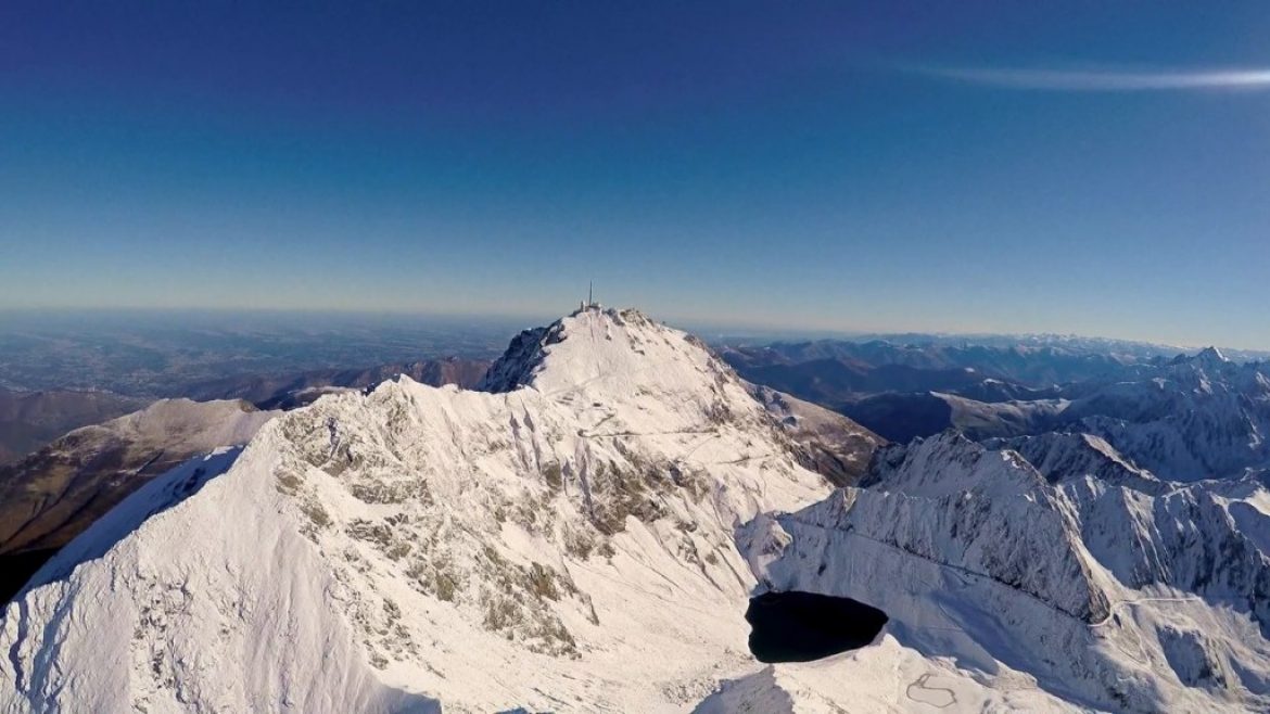 Vol au dessus du Pic du Midi de Bigorre en paramoteur