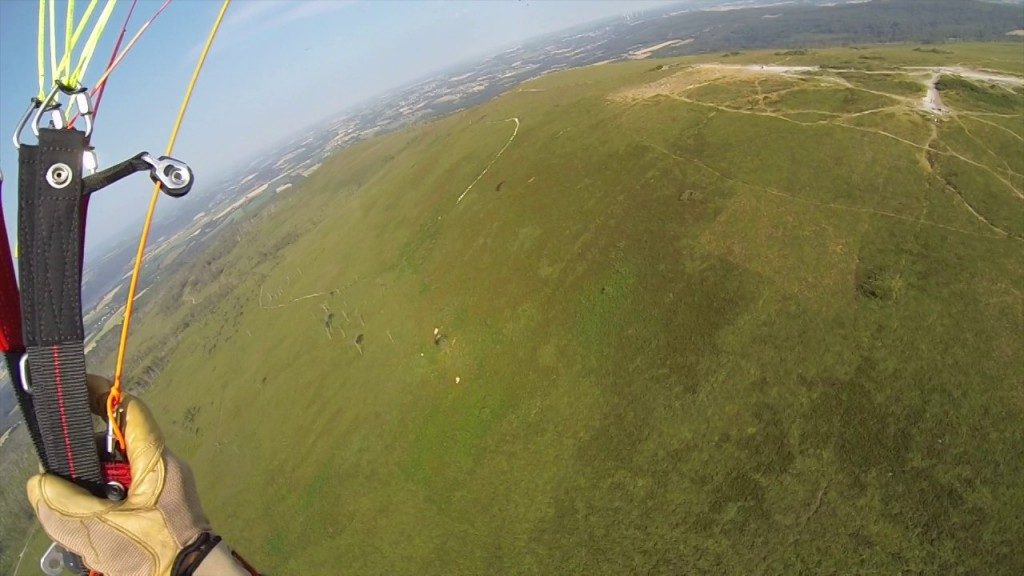 Vol parapente sur le site du Menez Hom (29)