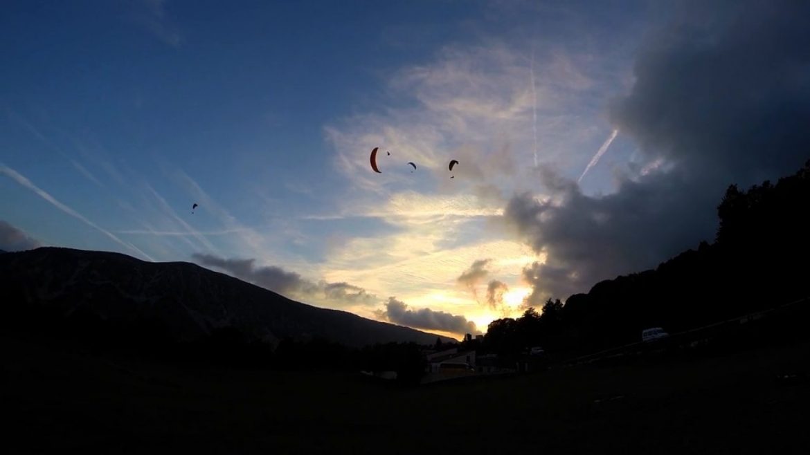 Vol sur le site parapente Gourdon (06)