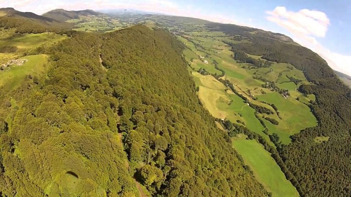 Vol site parapente Puy de la Tourte (15)