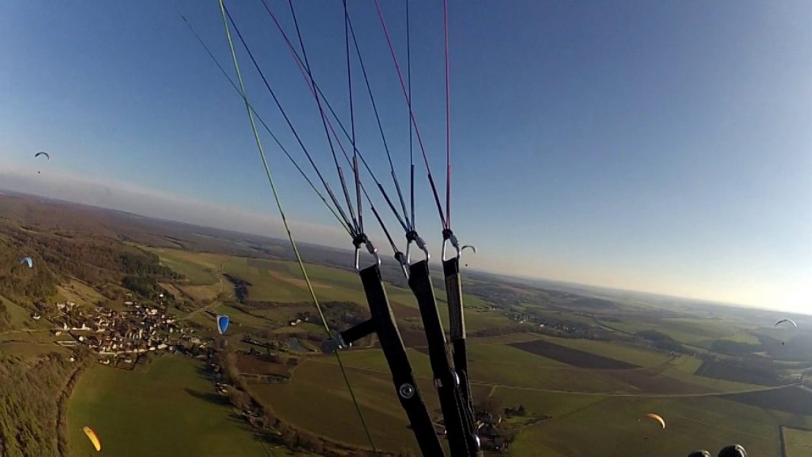 Vol sur le site parapente Saint Martin sur Armançon (89)
