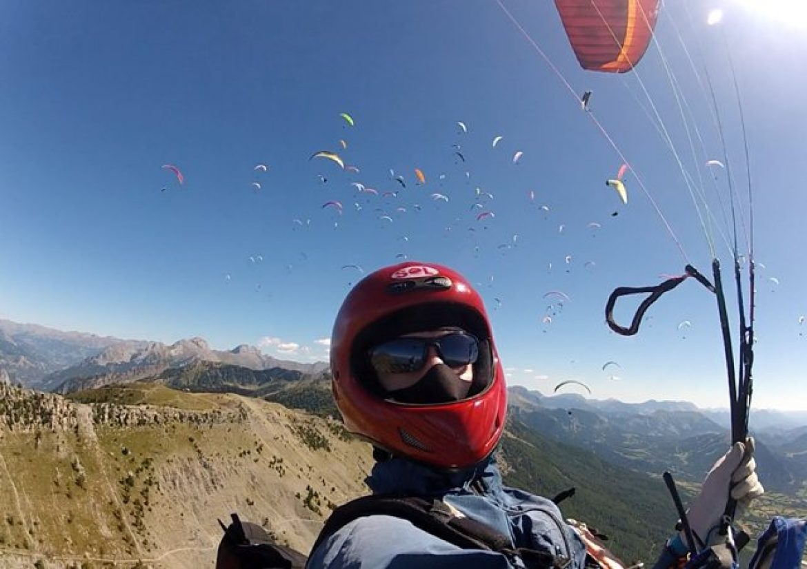Vol site parapente Saint Vincent les Forts et Montclar pendant le Championnat de France (04)