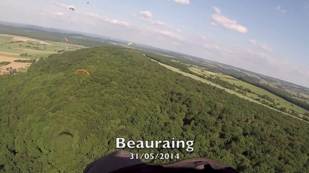 Vol sur le site parapente Beauraing (Belgique)
