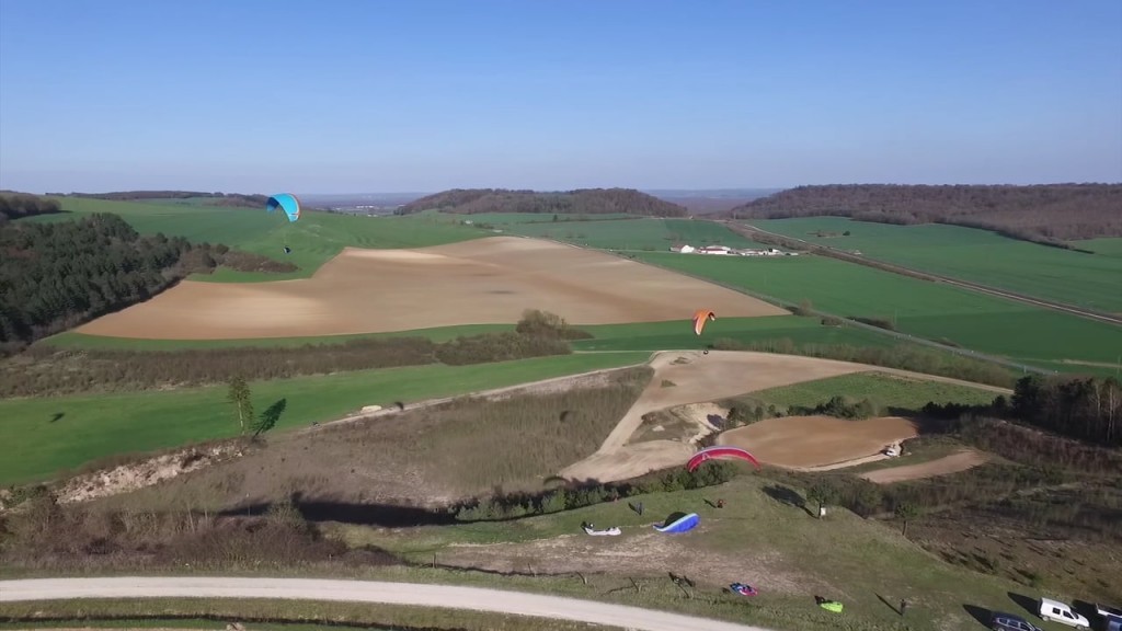 Vol sur le site parapente de Chaillons (Meuse)