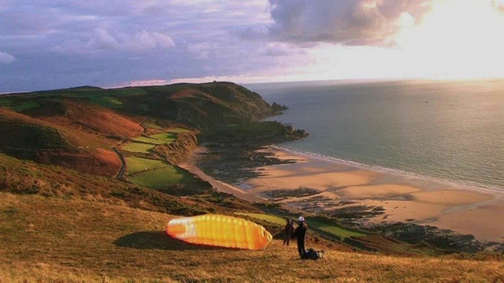 Vol sur le site parapente d&rsquo;Ecalgrain (50)