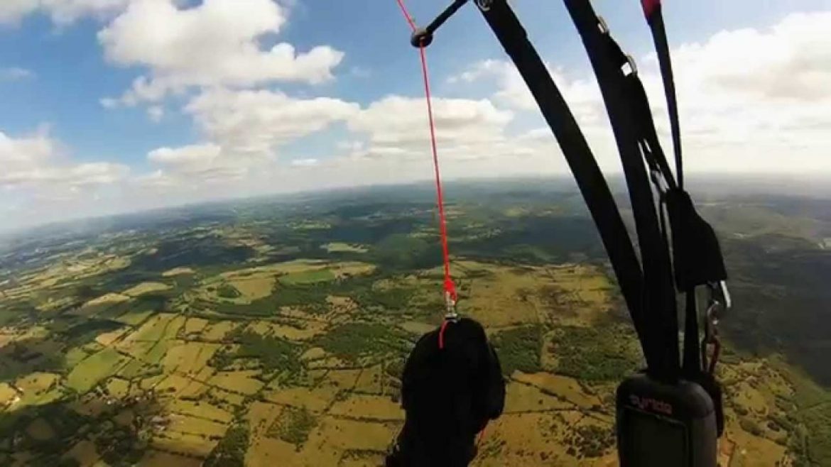 Vol sur le site parapente Montbrun – Saujac (46)