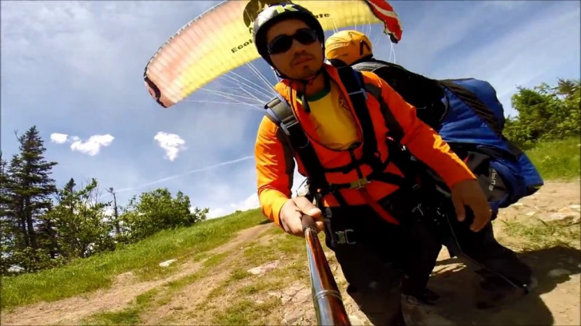 Vol sur le site parapente de Mont Sainte Anne (Québec)