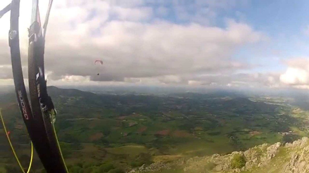 Vol sur le site parapente Saint Marc d&rsquo;Ouilly (14)