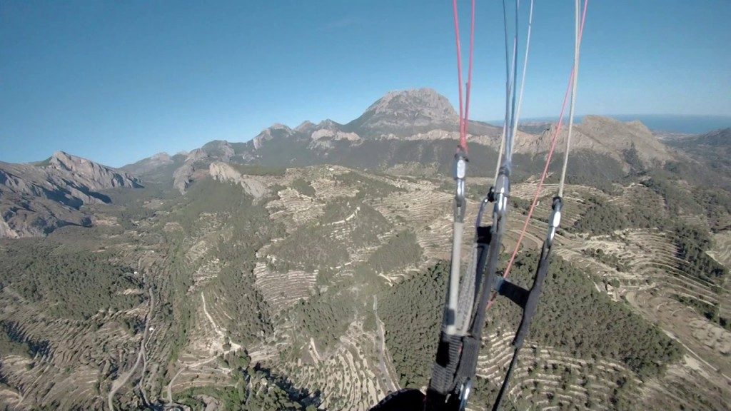 Vol sur le site parapente de Sella (ESPAGNE)