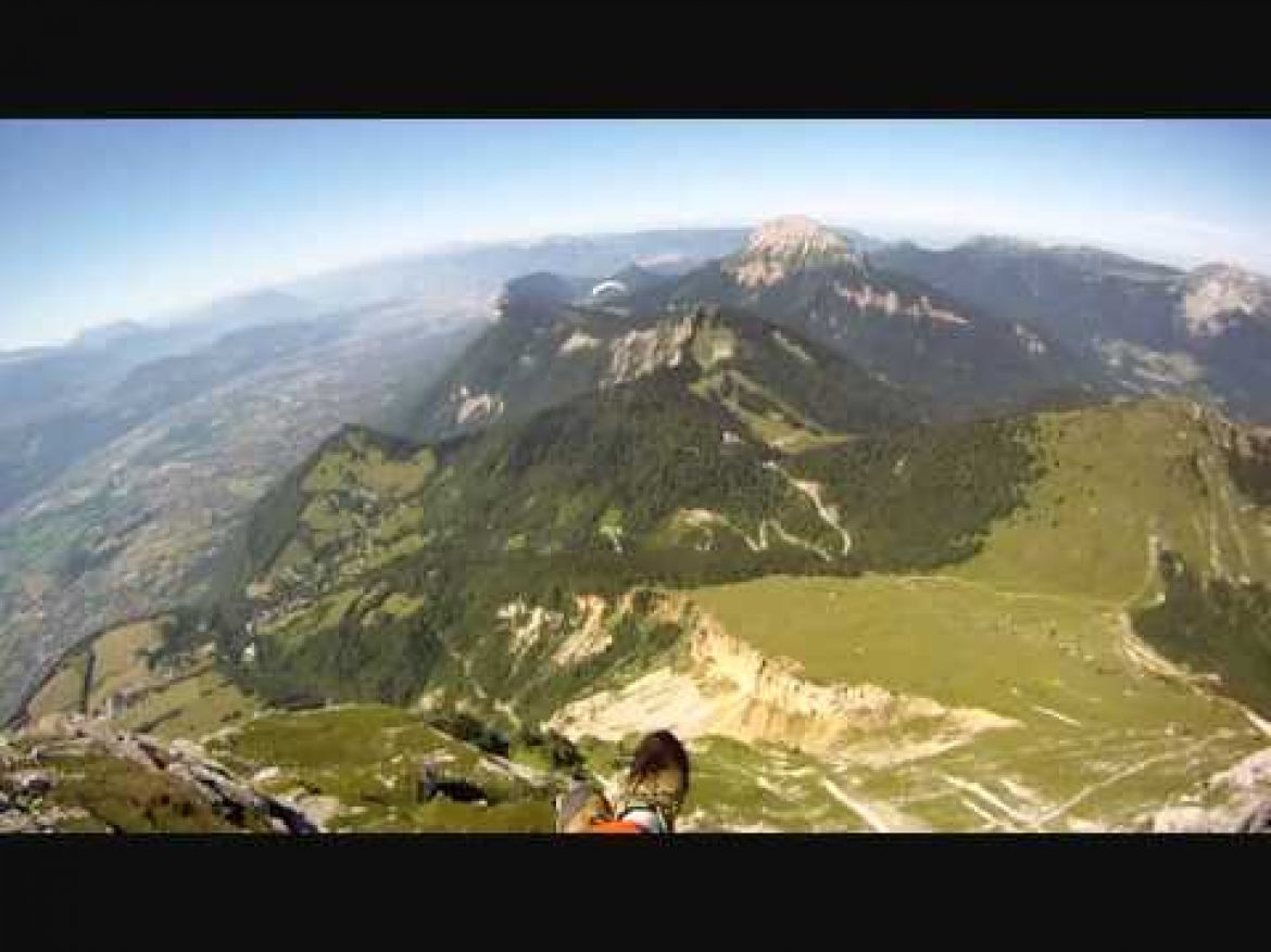 Vol sur le site parapente Dent de Crolles (38)