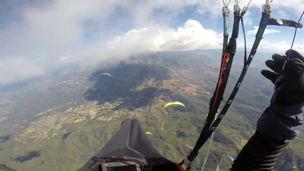 Vol sur le site parapente El Peñon (Mexique)