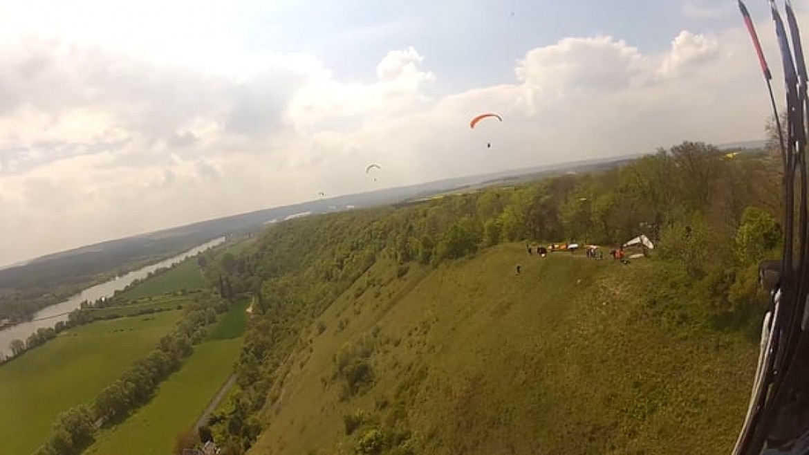 Vol sur le site parapente La Roquette (27)