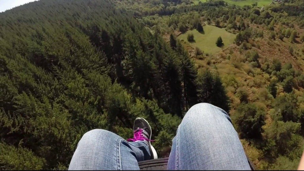 Vol sur le site parapente Les Monédières (19)