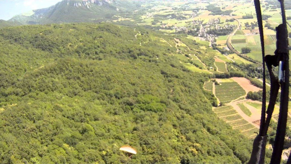 Vol sur le site parapente Montlambert (73)