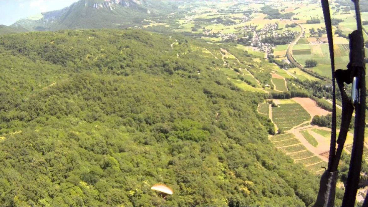Vol sur le site parapente Montlambert (73)