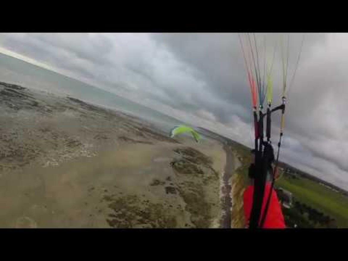 Vol sur le site parapente Saussemare/Saint Aubin avec Florian (76)