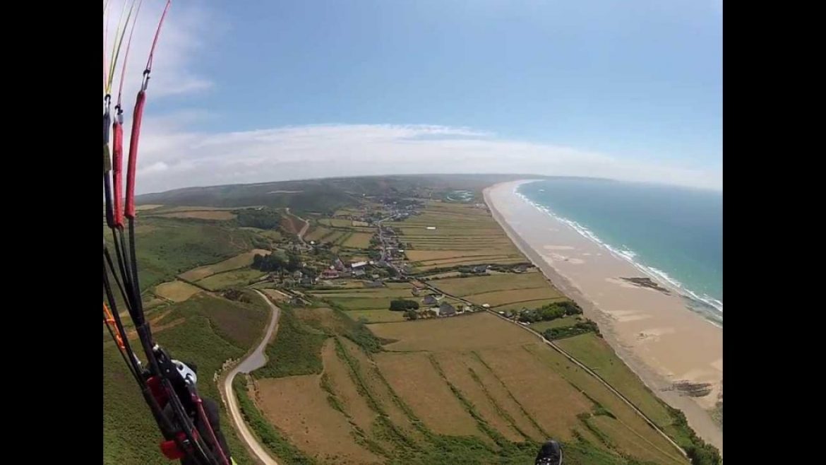 Vol sur le site parapente Vauville (50)