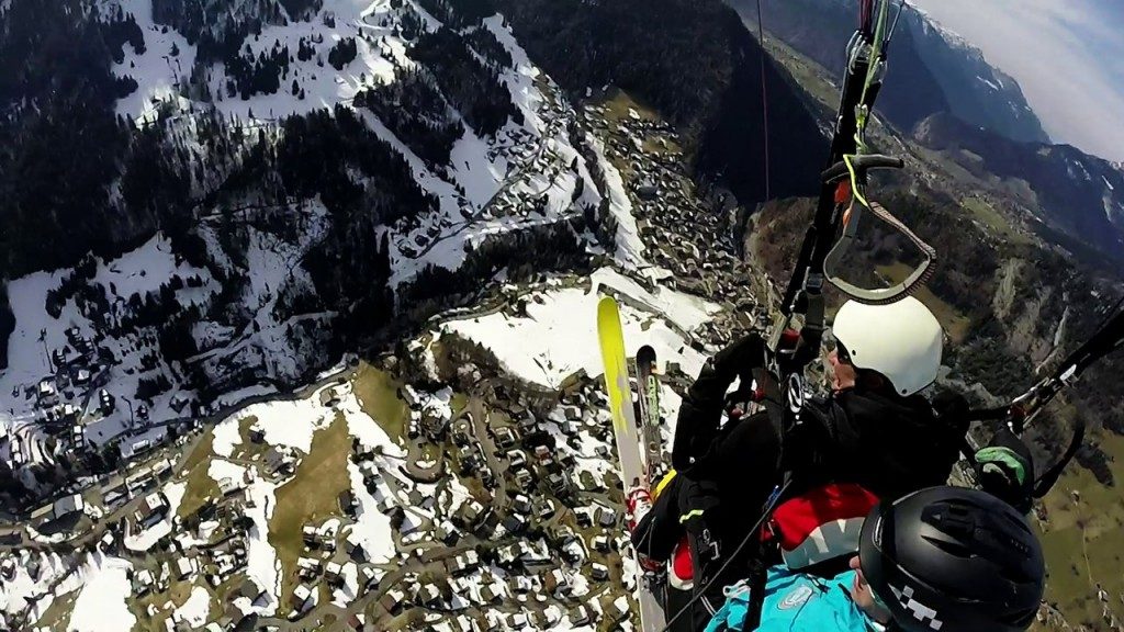 Vol tandem avec l&rsquo;école AIRMAX au dessus des sommets enneigés