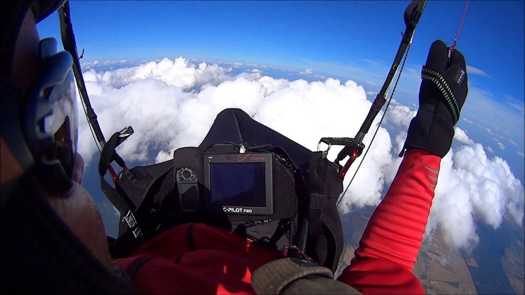 Voler en parapente au dessus des nuages (vol d&rsquo;onde)